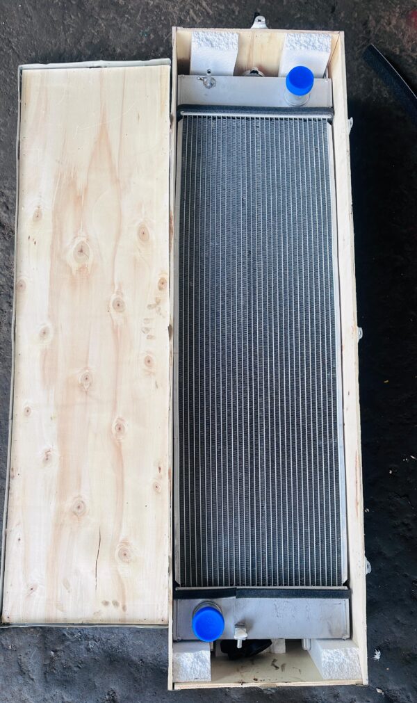 Komatsu Pc210-8 Radiator, Part no. 206-03-21411